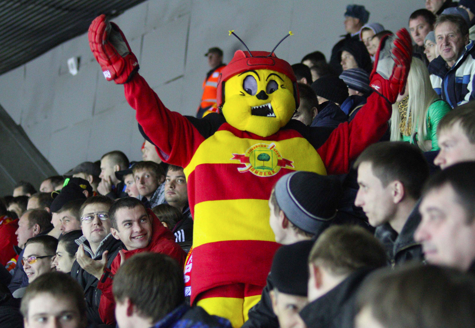 However, mascots can actually bring luck. Hockey club Lipetsk, which plays in the second division in Russia, might remain unknown unless its mascot bumblebee called Zheka. The aggressive insect with its face distorted in anger looks so funny that a popular Russian TV show once devoted a whole program to it.