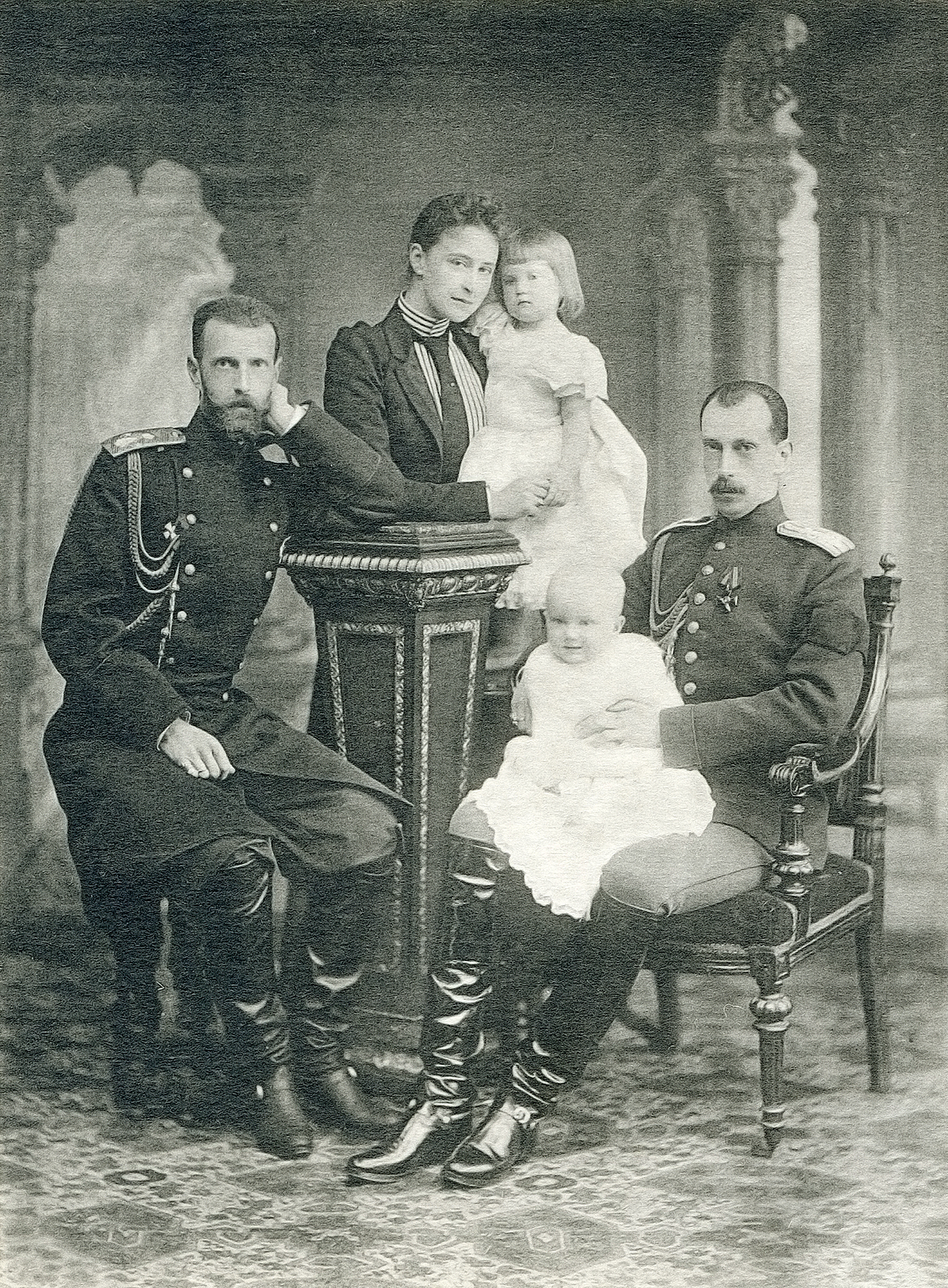 Paul and Alexandra’s first child was Princess Maria, born in 1890. In 1891 Alexandra Georgievna died of a miscarriage. The baby was saved, however, and Maria had a brother — Grand Duke Dmitri. / Pictured: Grand Duke Paul Alexandrovich, his children Dmitri and Maria, his brother Grand Duke Sergei Romanov with wife Grand Duchess Elizaveta Fyodorovna, 1892.