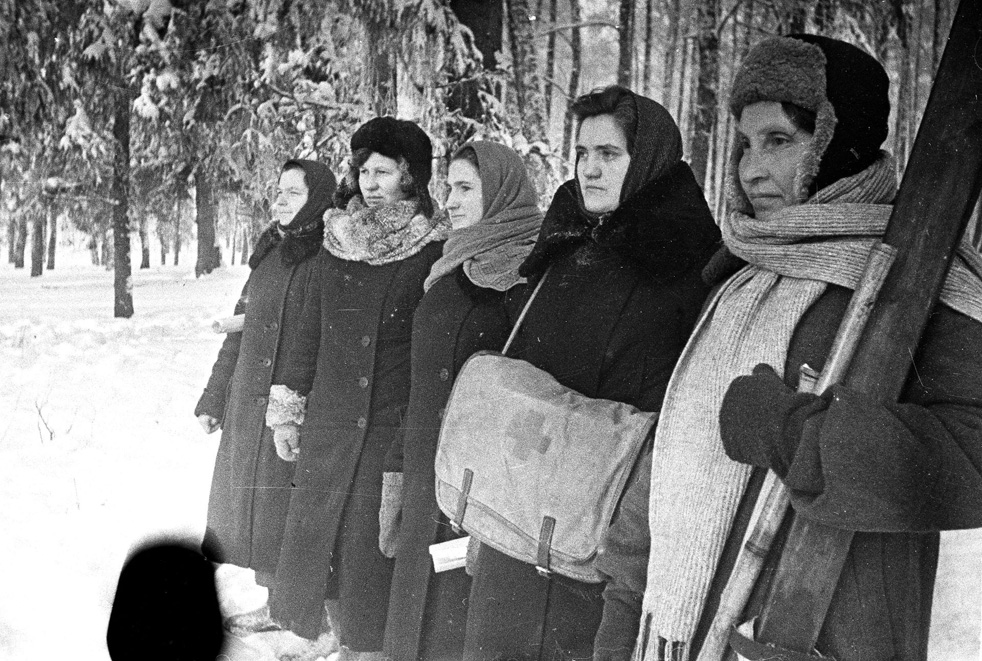 Partisanes de la division Vissokov. Région de Moscou, hiver 1941-1942.