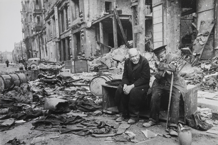 　戦争。いいことなんてあるのか。ベルリン、1945年5月