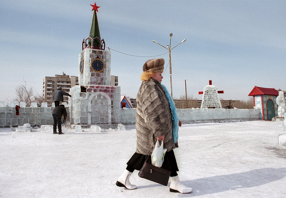 Sergueï Maximichine a fêté ses 50 ans en 2014 et a décidé de résumer l’œuvre de sa vie et la réunir dans une seule exposition. Il a choisi 100 photographies qu’il souhaitait partager avec le monde. Il prévoit d’en faire un livre de 100 images, chacune avec sa propre histoire de création. / Ville de Krasnokamensk, région de Zabaïkalsk, Russie, 2006.