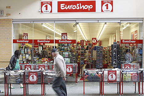 Eine EuroShop-Filiale in der Einkaufsstrasse in Halle (Saale). 