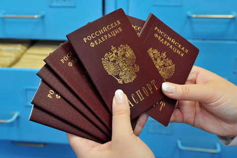 Lista apresenta 74 profissões nas quais profissionais estrangeiros poderão requerer passaporte russo