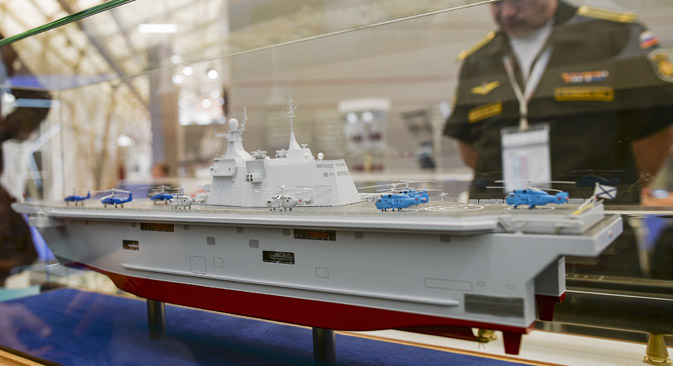 Modelo de navio do projeto Priboi apresentado no fórum Ármia-2015.