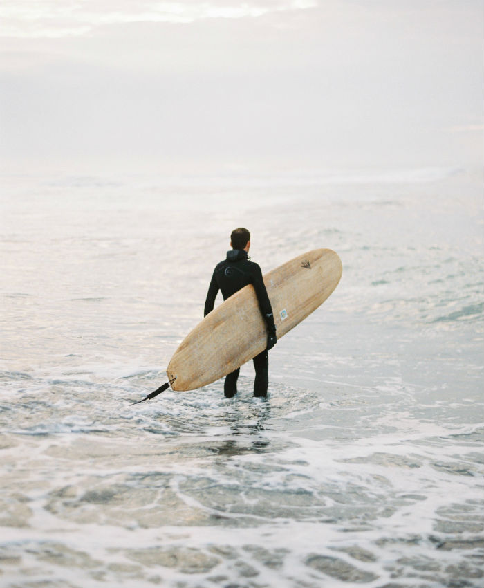 “Gli sportivi qui fanno surf vicino alle foce che ‘prendono il sole’”