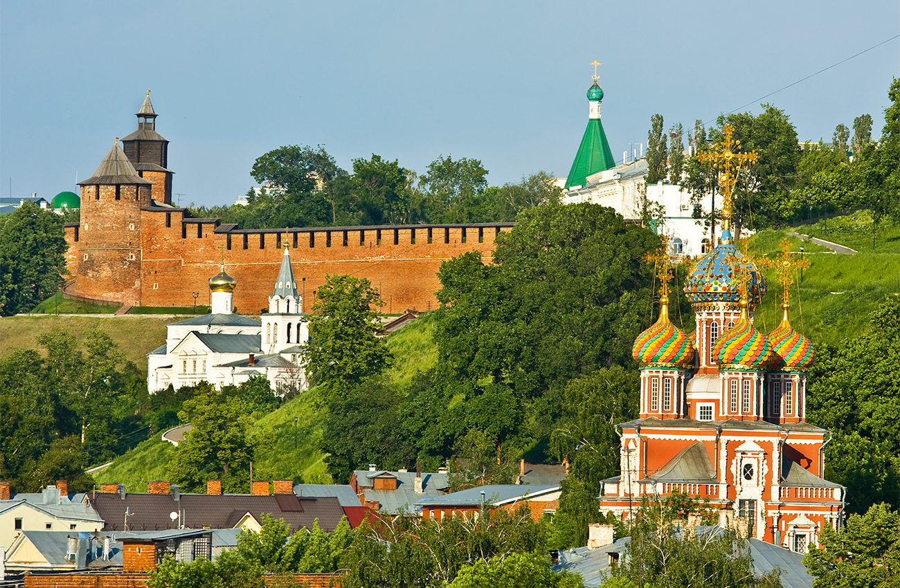 6. Povijesni centar Astrahana razvio se oko Kremlja (između 1562. i 1589.), čije je temelje digao Ivan Grozni. Danas su kuće i etnografski muzej posvećeni kulturnim ciljevima i svakodnevnom životu stanovnika te regije. I ta se utvrda nalazi na UNESCO-ovoj listi. 