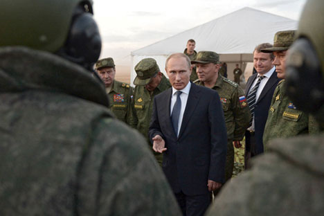 Mosca ha dato il via ai raid aerei in Siria. La notizia arriva a poche ore dall'approvazione da parte del Parlamento russo dell'uso delle truppe in Siria, come richiesto dal Presidente Vladimir Putin