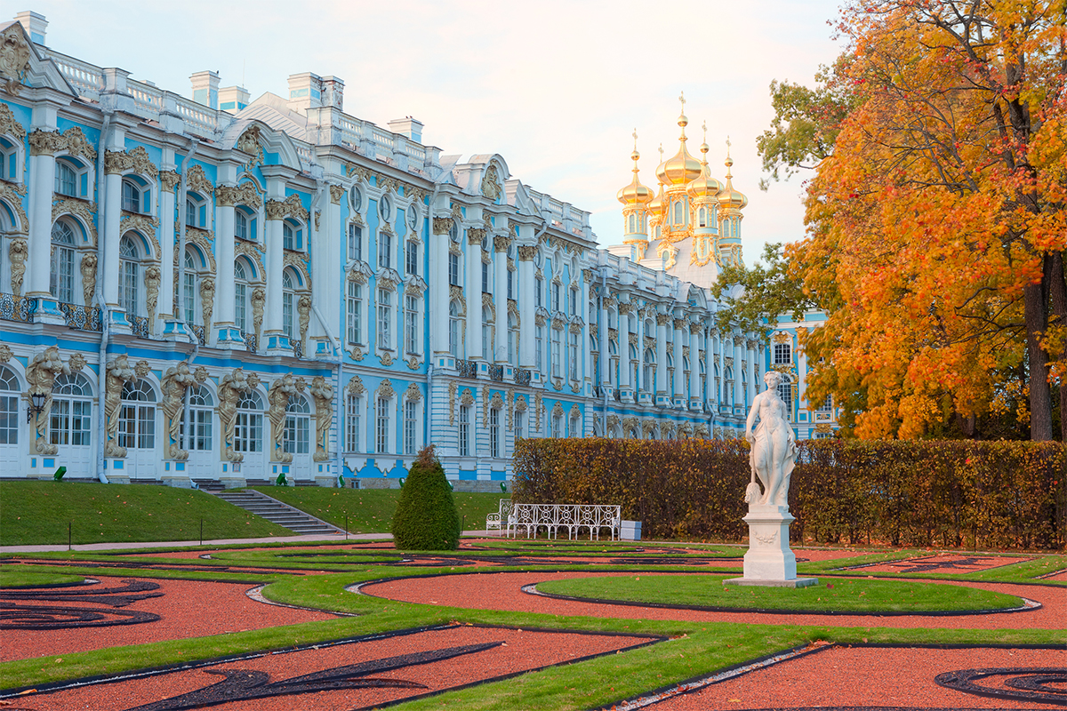 U 18. i 19. stoljeću Carsko selo služilo je kao službena ljetna rezidencija carske obitelji. Carskoselska palača i ansambl parkova spomenik je svjetske arhitekture i pejzažne umjetnosti iz razdoblja od 18. do ranog 20. stoljeća.