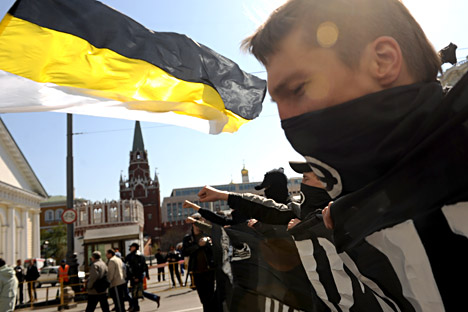 Activistes du Mouvement contre l'immigration illégale à Moscou en mars 2009. Ce mouvement nationaliste a été déclaré illégal en 2011.