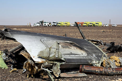 Des débris de l'avion A-321 qui s'est écrasé le 31 octobre dans le Sinaï.