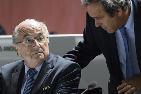 Joseph Blatter (à gauche) et Michel Platini.