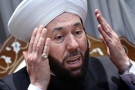 Grand Mufti Ahmad Badreddin Hassoun of Syria speaks during a meeting with Russian lawmakers.