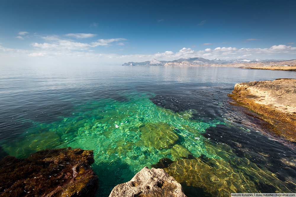Krim mnogi vidijo kot raj na Zemlji. Čez polotok poteka 45. vzporednik in zato posamezni učenjaki slikovito označujejo Krim za zlato območje, s skoraj idealnimi podnebnimi pogoji za življenje ljudi.