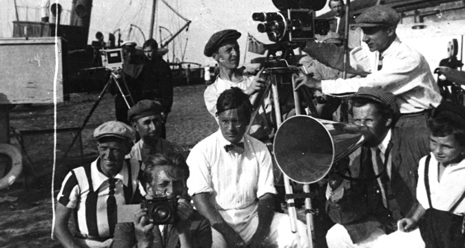 Sergej Eizenshtejn (1898 - 1948) durante le riprese del film "La corazzata Potemkin".