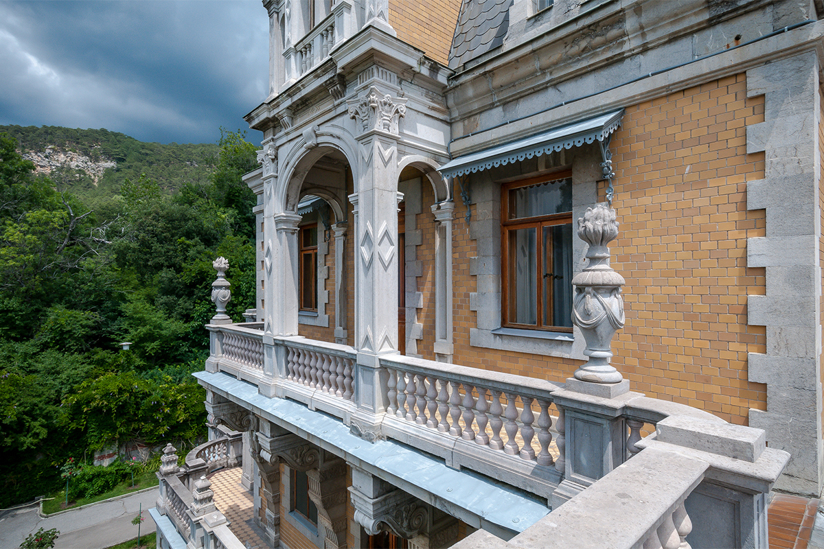 After the revolution and demise of the Romanov family, the palace was used as a health center for tuberculosis patients.