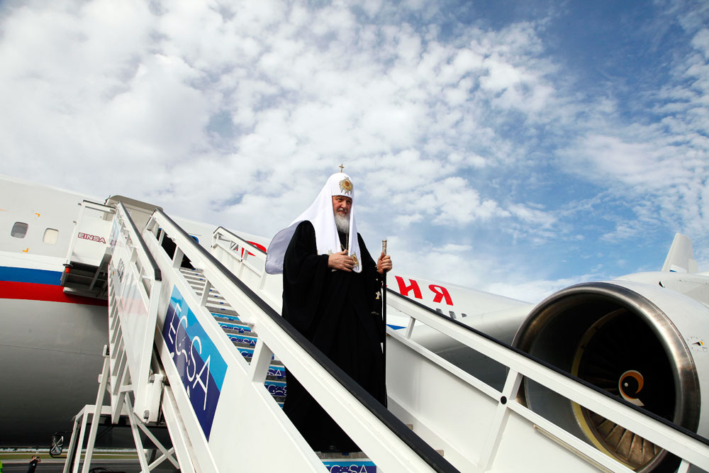 Руският Патриарх Кирил на летището в Хавана. Това е част от посещението му в Латинска Америка, където той ще се срещне с лидерите на малки руски православни общности.