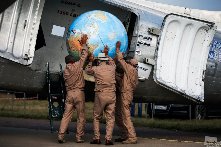 A Douglas DC-3 plane from World War II during the International Space and Aviation Salon in Zhukovsky, Russia.