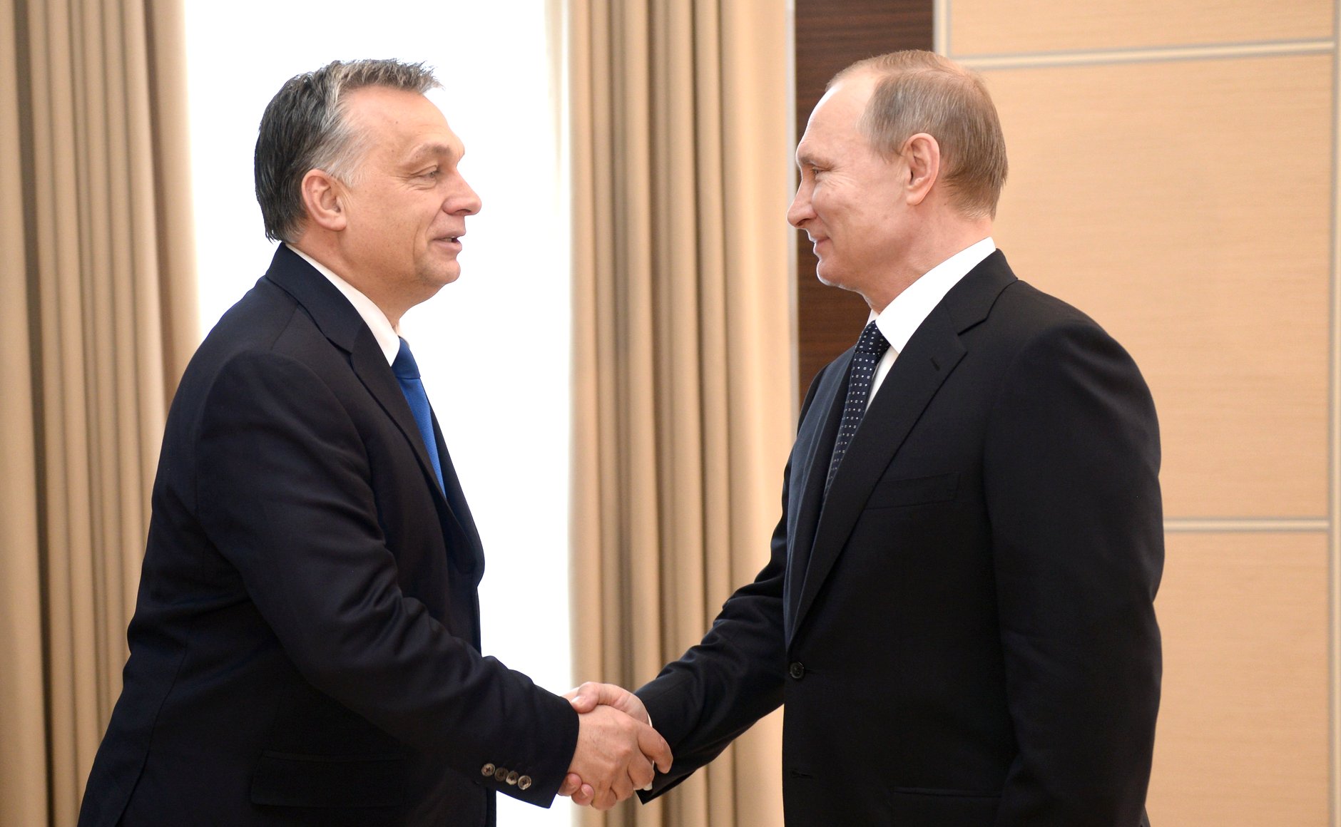 Perdana Menteri Hungaria Viktor Orbán (kiri) dan Presiden Rusia Vladimir Putin.