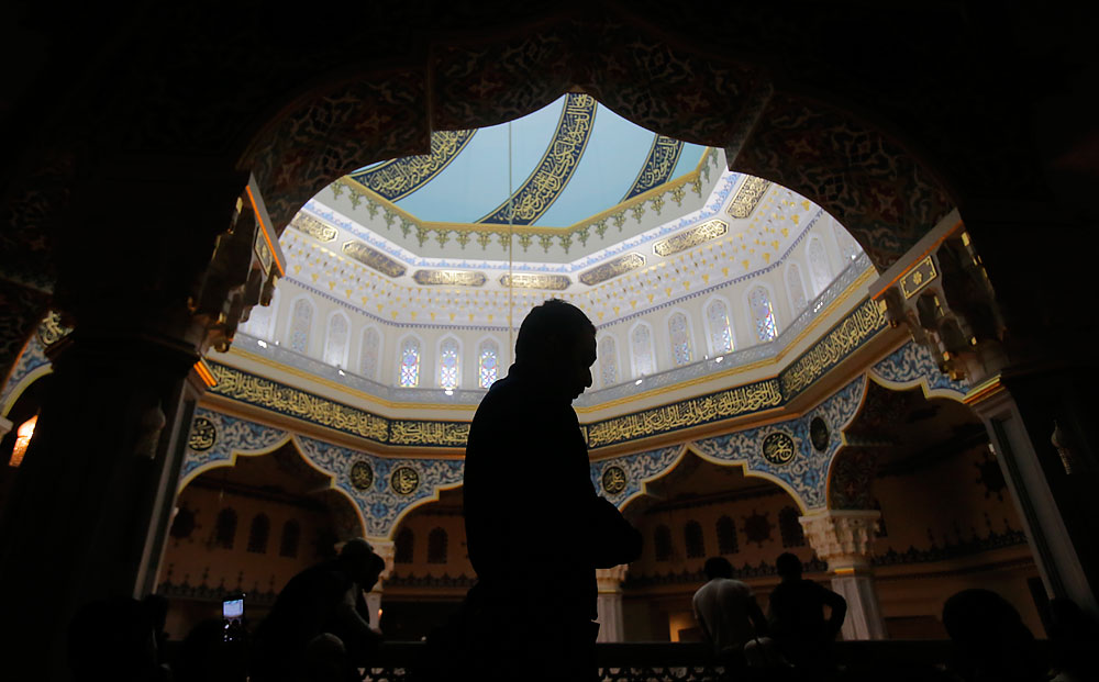 Молитва у главној џамији Русије – московској Саборној џамији.