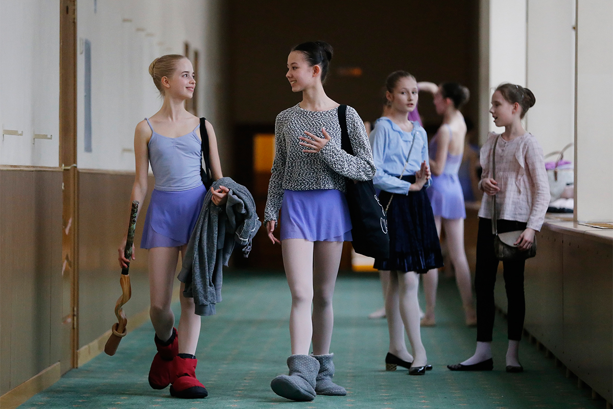 Порано за едно слободно место во школата за балет се пријавуваа неколку десетици, па дури и стотина кандидати, особено на балетските академии во Москва и во Санкт Петербург.
