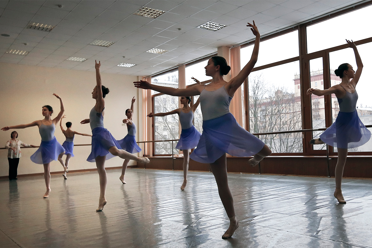 The harsh curriculum (which consists of a full school load, plus daily ballet practice, as well as special subjects such as the history of ballet and piano lessons) leaves no time for the kids to be kids.
