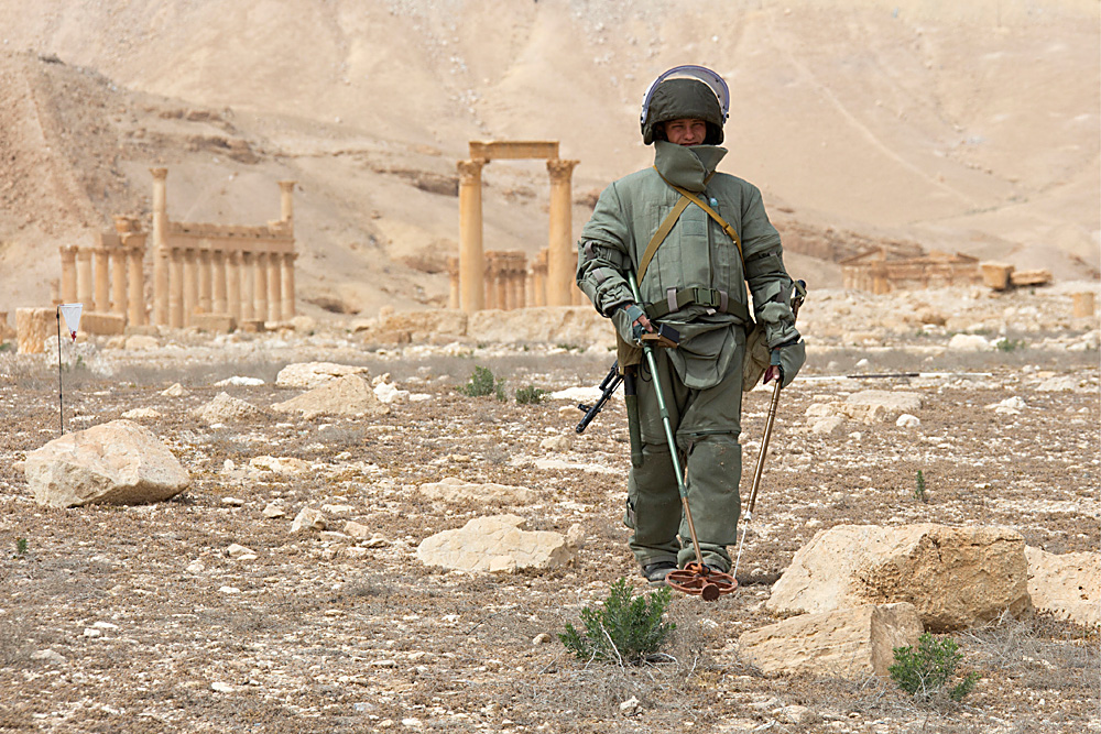 Операцията за освобождаването на Палмира започна в средата на март. На 27 март сирийските войски, с подкрепата на руските въздушни сили, освободиха Палмира от плена на терористите от „Ислямска държава“, които превзеха града през май 2015 година.