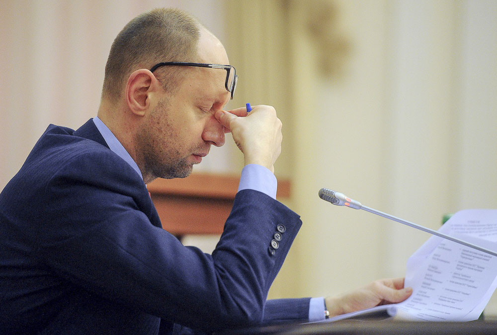 Iatseniuk é alvo de críticas por incapacidade de conduzir medidas necessárias