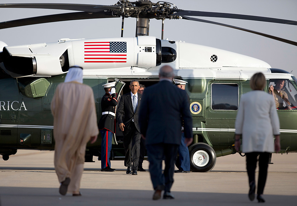 President Barack Obama walks from Marine One to boards Air Force One at King Khalid International Airport in Riyadh, Saudi Arabia, April 21, 2016.