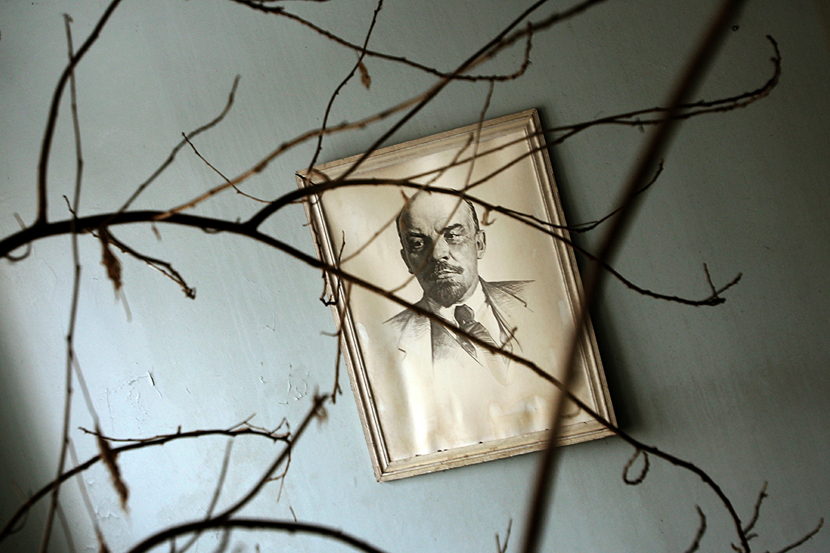 The catastrophe preserved relics of Soviet life. // A picture of Soviet state founder Vladimir Lenin is seen inside a hospital in Pripyat.