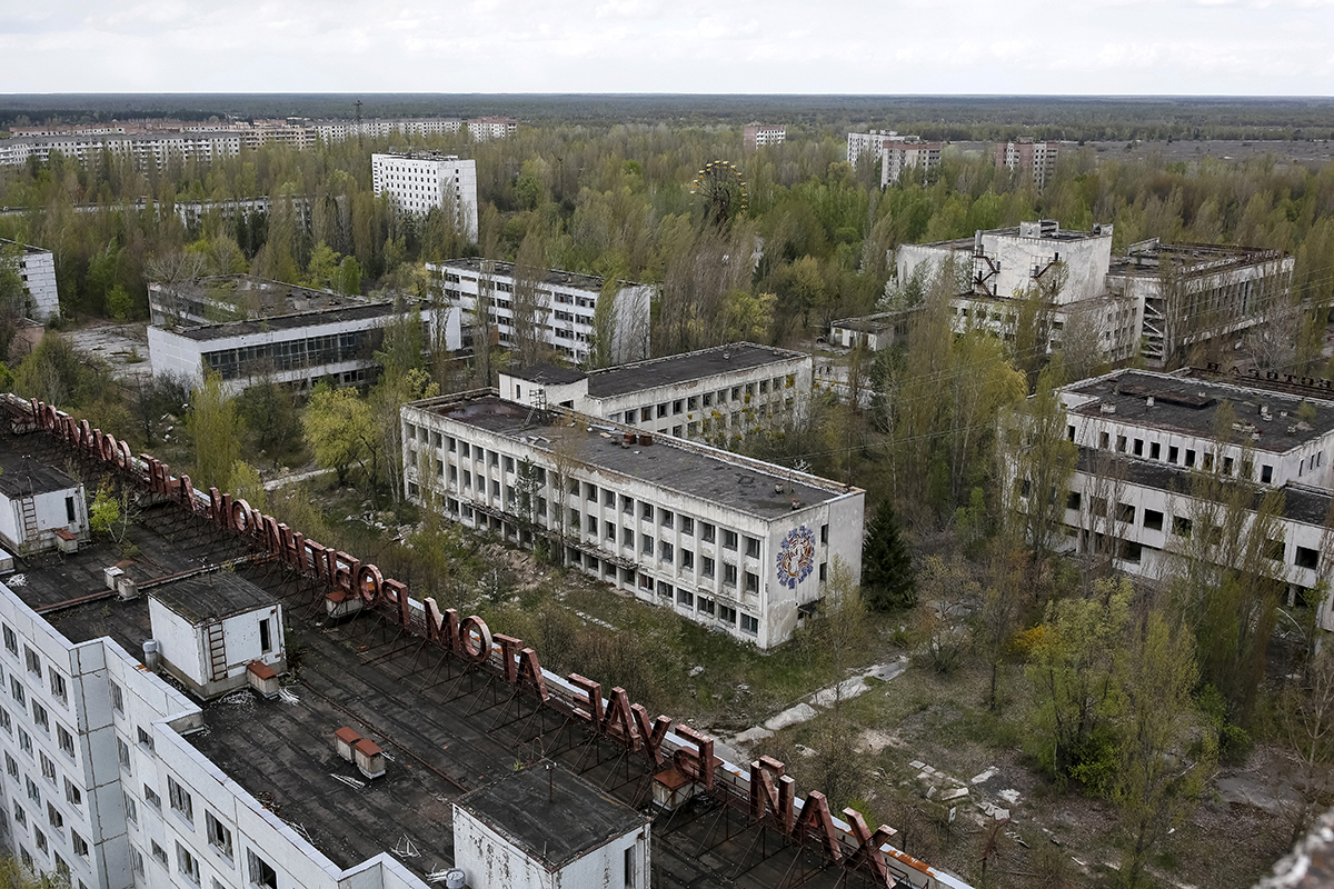 The evacuation began next morning. Most of the people left their belongings at home, thinking that they would return soon. //A view of Pripyat.