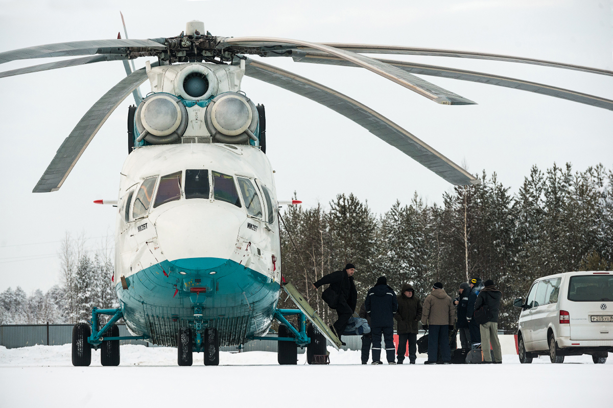 Si se coloca un Mi-26 al lado de un Boeing-737, el helicóptero es más largo. 
