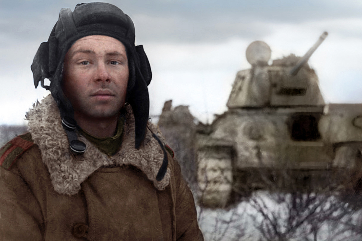 Vozač tenka Mihail Smirnov nakon bitke. Rat je završio s 3 medalje i 4 odličja za zasluge.