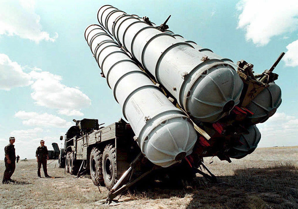Russia and Iran signed a contract for the supply of S-300s in 2007.