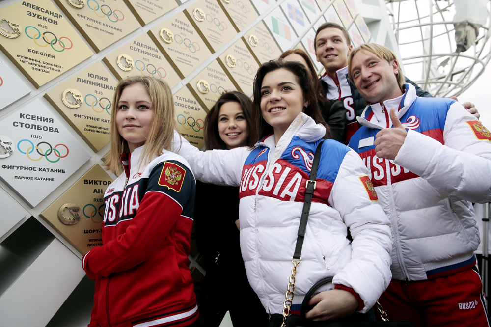 2014年ソチ冬季五輪のメダリストたち：ユリヤ・リプニツカヤ、エレーナ・イリヌイフ、アデリナ・ソトニコワ、ドミトリー・ソロヴィエフ、エフゲニー・プルシェンコ=