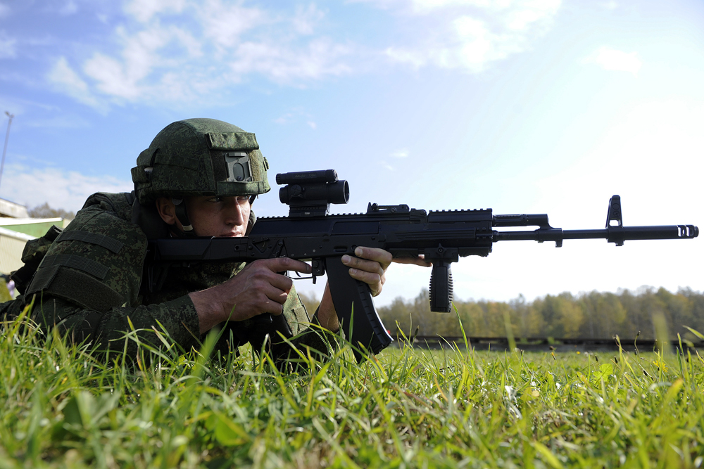 AK-12 é testado em diferentes divisões para medir capacidade de adaptação