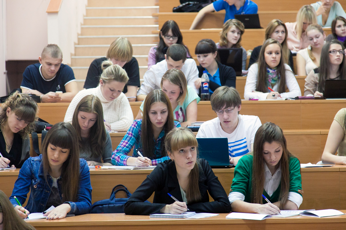Studenti durante una prova d'esame. 