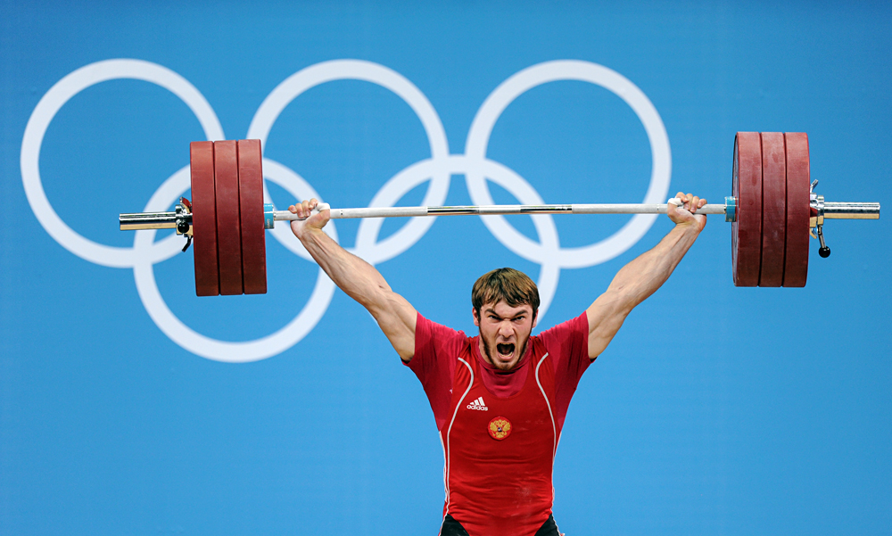 Aukhadov em prova de levantamento de peso nos Jogos Olímpicos de Londres