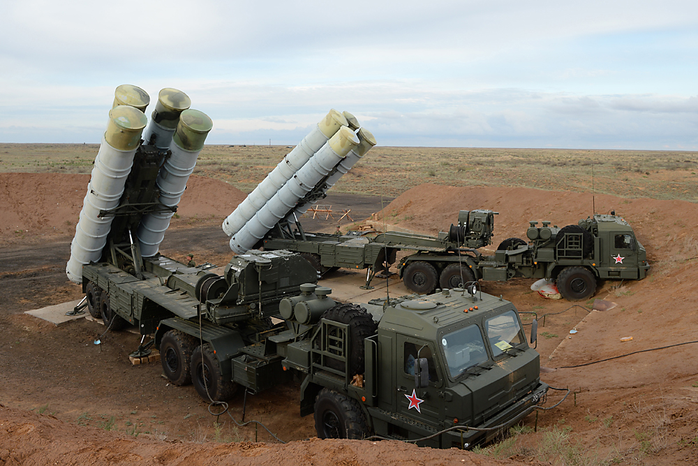 The S-400 Triumf anti-aircraft system system at the Ashuluk training ground in the Astrakhan Region, where the Combat Commonwealth international military exercise is taking place.