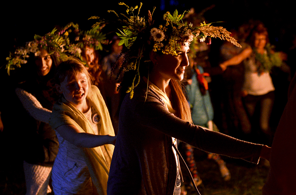 Celebración de la Noche de Iván Kupala cerca del pueblo de Pechishche en el distrito de Verjeuslonski. ​