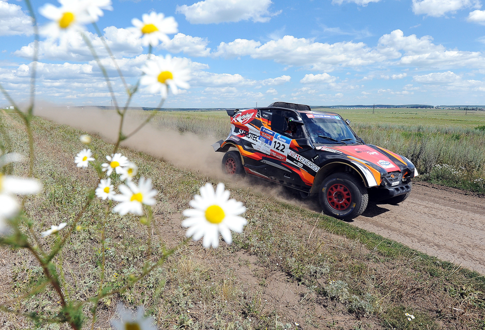 SUPROTEC RACING crew, Andrei Rudskoi and Yevgeny Zagorodnyuk, take part in the third leg of the Silk Way Rally 2016 rally-raid in the Chelyabinsk Region.