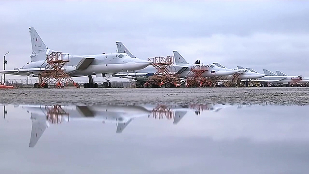 Bombadeiros estratégicos Tu-22 M3 atravessaram mar Cáspio, o Irã e o Iraque antes de chegar à Síria