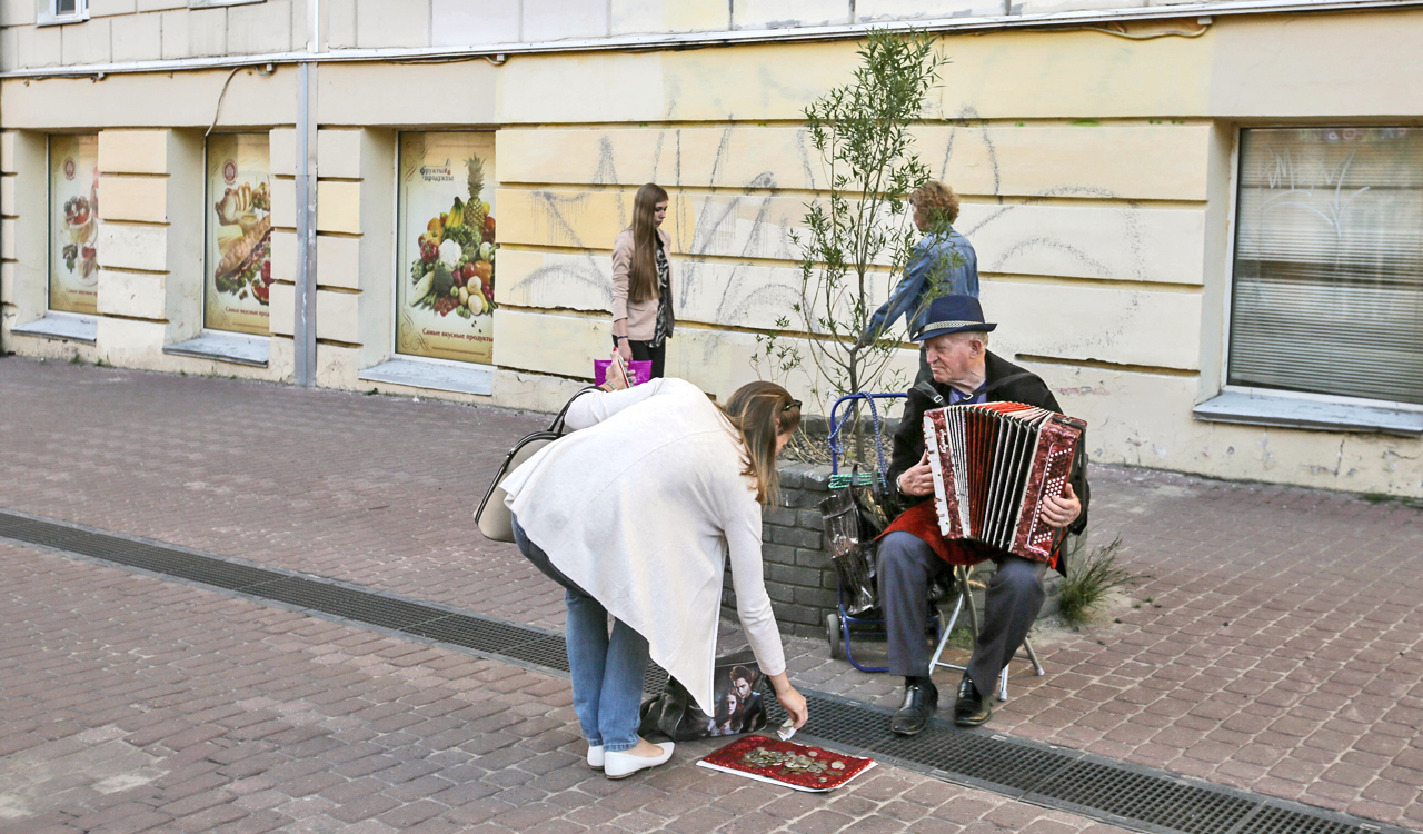 Живата градска култура е това, което всъщност характеризира Нижни Новгород. На всеки 10 метра по главната улица „Болшая Покровская“ може да се натъкнете на улични музиканти на възраст от 15 до безброй години – въоръжени с акордеони, китари, саксофони и хармоники. Броят им е по-голям, отколкото на московската улица „Арбат“.