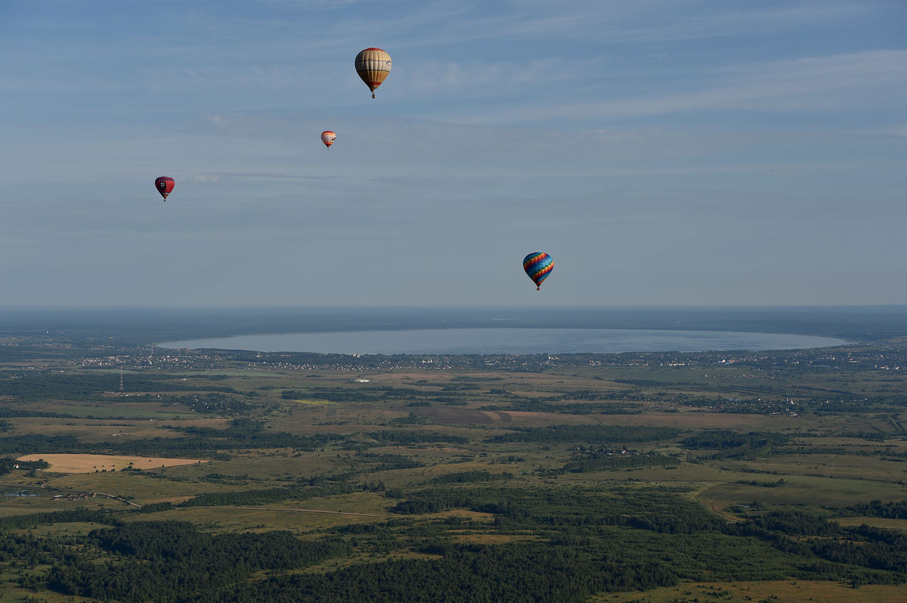 В продължение на 5 дни през юли древните градове Переславъл Залески и Ростов Велики (на 150 км западно от Москва) се превръщат в мека на почитателите на балоните с горещ въздух.