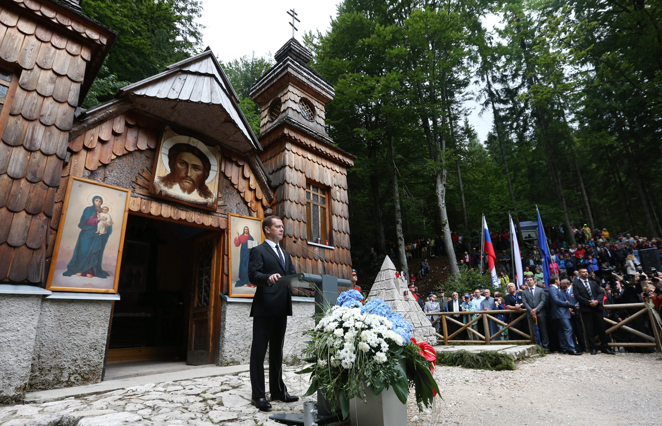 Lanske slovesnosti ob Ruski kapelici pod Vršičem se je udeležil predsednik ruske vlade Dmitrij Medvedjev.