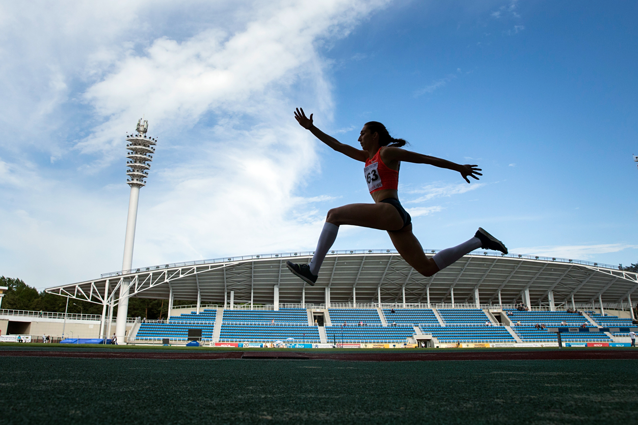 La triple sauteuse russe Ekaterina Koneva participe à la Coupe de Russie d'athlétisme à Joukovski, près de Moscou, le 20 juillet 2016. 