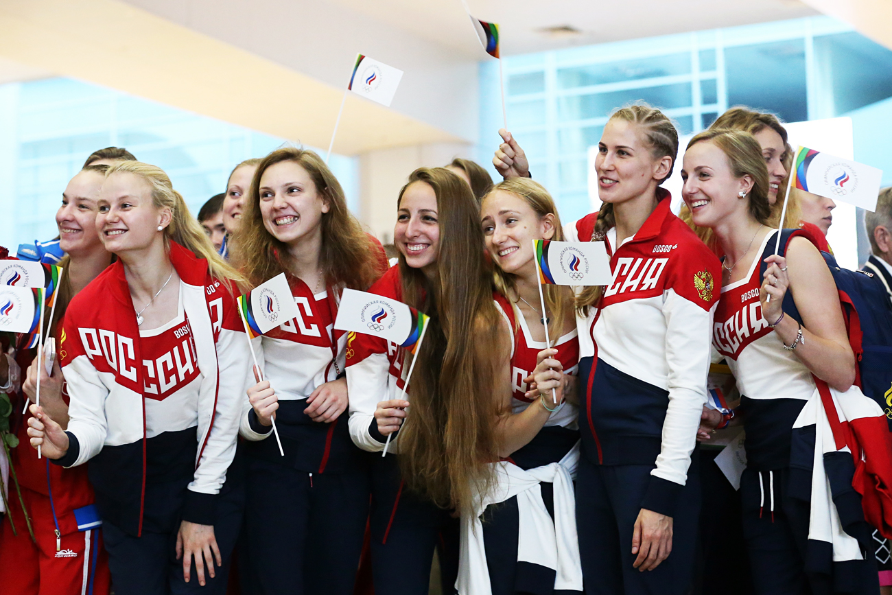 The IOC decided not to resort to the toughest possible sanctions. Photo: Members of the Russian synchronized swimming team at the Sheremetyevo International Airport ahead of leaving for the 2016 Summer Olympic Games.