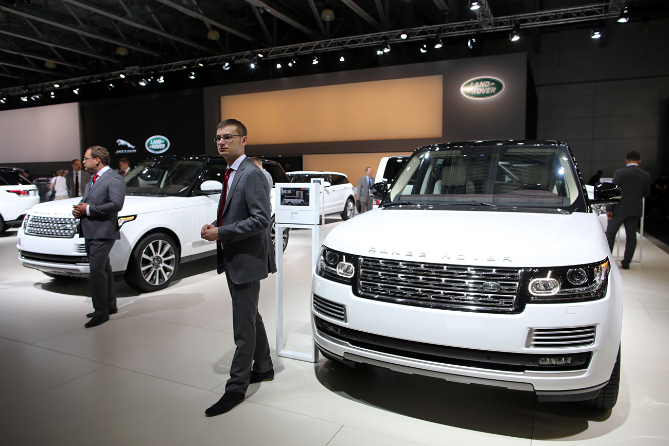 According to Avtostat, in the first half of 2016 the re-export of Land Rovers has reached 1,500 units, 424 Audi cars, 356 Mercedes-Benz models and 341 Lexus vehicles.