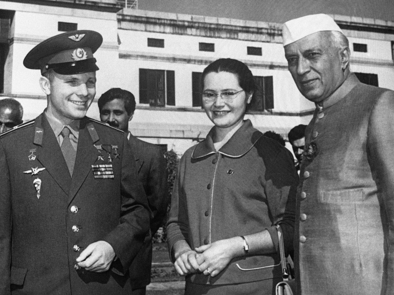 Yuri Gagarin, his wife Valentina Goryacheva and Jawaharlal Nehru, during a meeting at D. Nehru's residence.