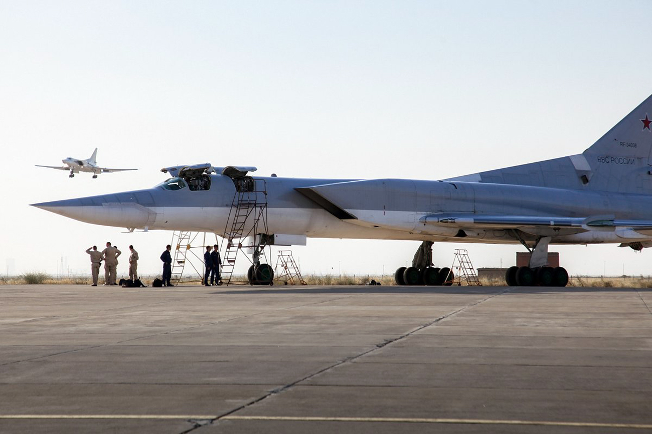 Moscow is letting Washington know that it considers the Russian-Iranian partnership its strategic priority and will develop it even in those areas that the U.S. believes are "gray zones." Photo: Planes seen in the Hamadan air base in Iran.