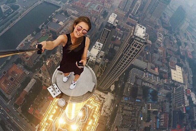 Interior Ministry: "The dares on the gum sticks include climbing on the highest vantage point of the city and taking a selfie, giving somebody goose bumps, and daring your friends."